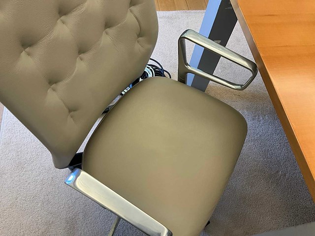 Vitra id trim design bureaustoel (6x) + wilkhahn vergadertafel - afbeelding 26 van  34