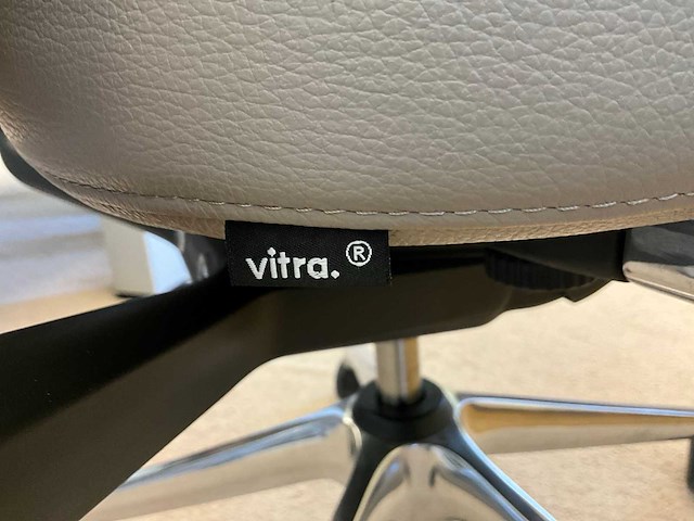 Vitra id trim design bureaustoel (6x) + wilkhahn vergadertafel - afbeelding 31 van  34