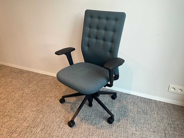 Vitra id trim ergonomische design bureaustoel - afbeelding 1 van  11