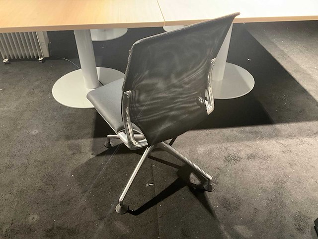 Vitra meda vergaderstoel (6x) - afbeelding 9 van  14