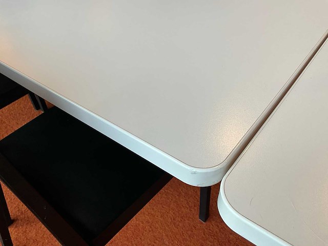 Vitra vergadertafel met stekkerblok - afbeelding 7 van  8