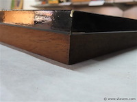 Vitrine met champagnedopjes - afbeelding 5 van  5