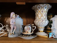 Vitrine met inhoud - afbeelding 2 van  32