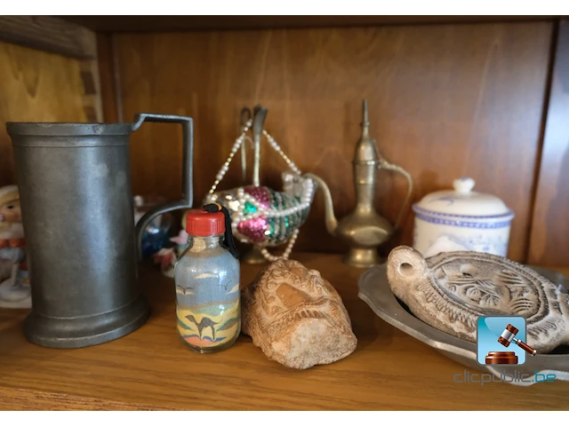 Vitrine met inhoud - afbeelding 4 van  32