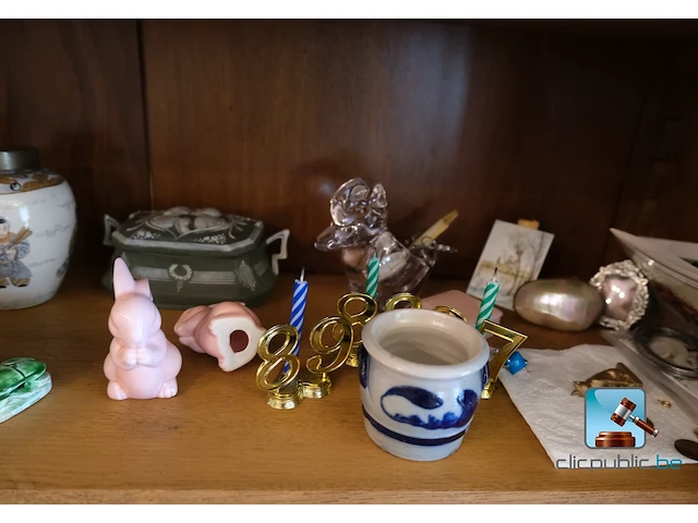 Vitrine met inhoud - afbeelding 6 van  32