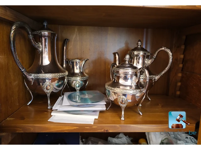 Vitrine met inhoud - afbeelding 11 van  32