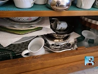 Vitrine met inhoud - afbeelding 22 van  32