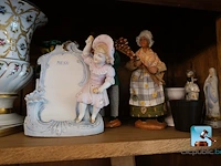 Vitrine met inhoud - afbeelding 32 van  32