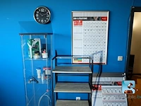Vitrine met plank
