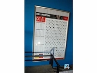 Vitrine met plank - afbeelding 8 van  8