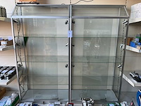 Vitrine prezenteerkast (2x) - afbeelding 1 van  1