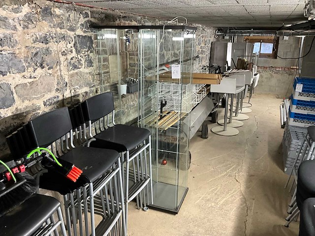 Vitrinekast (2x) - afbeelding 1 van  5