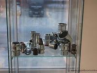 Vitrinekast met inhoud - afbeelding 2 van  2