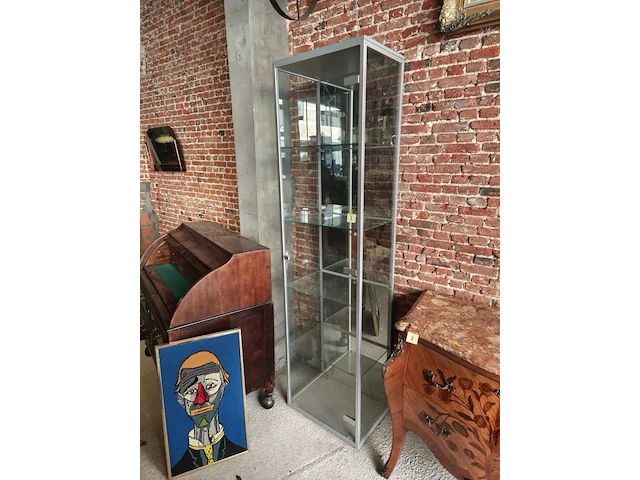 Vitrinekast met spiegel - afbeelding 1 van  2