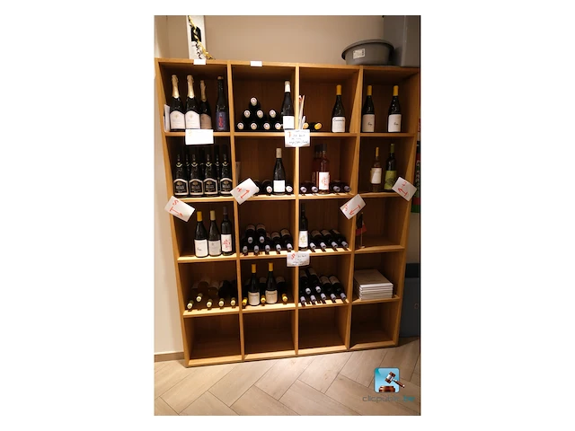 Vitrinekast met vakken - afbeelding 1 van  5