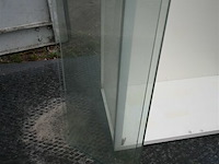 Vitrinekast met verlichting - afbeelding 1 van  5