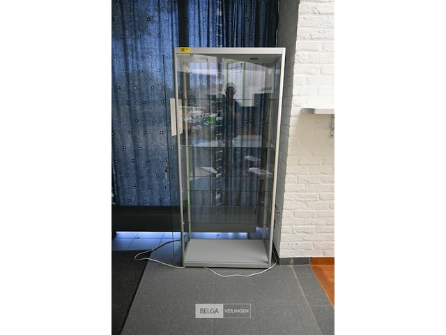 Vitrinekast met verlichting - afbeelding 1 van  4