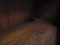 Vitrinekast van massief acaciahout - afbeelding 10 van  14