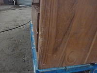 Vitrinekast van massief acaciahout - afbeelding 12 van  14