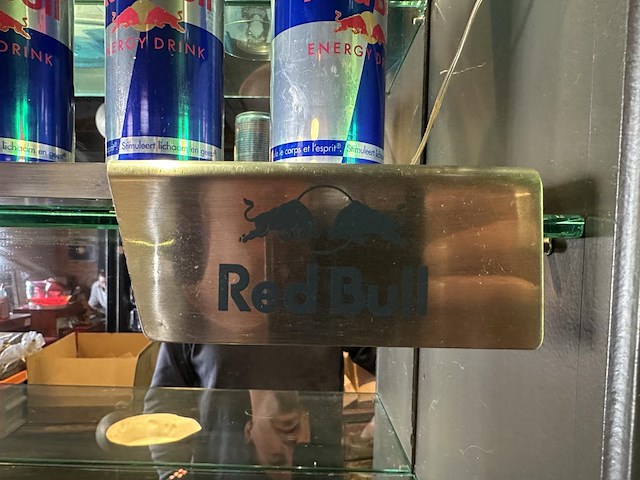 Vitrinekoeling getekend red bull - afbeelding 3 van  3