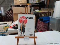 Vlad - afbeelding 2 van  2