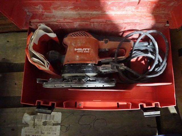 Vlakschuurmachine hilti - afbeelding 1 van  2