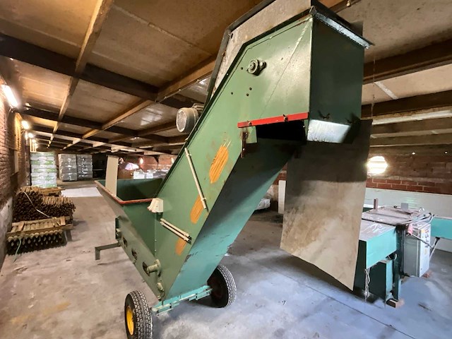 Vlamalin voorraadbunker trayvulmachine - afbeelding 6 van  10