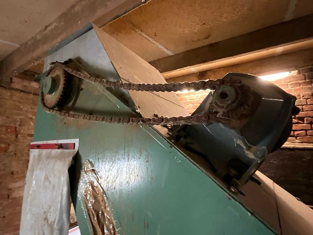 Vlamalin voorraadbunker trayvulmachine - afbeelding 9 van  10