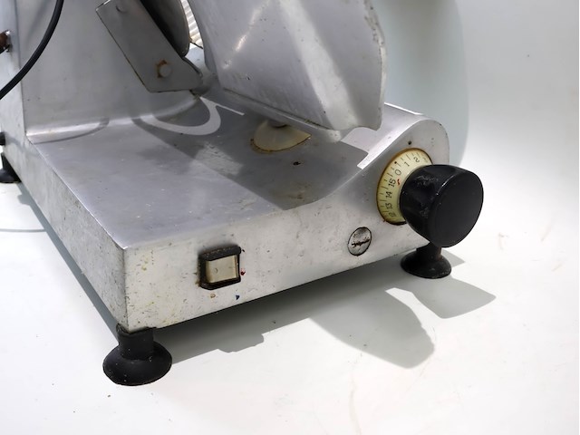 Vlees en broodsnijmachine - afbeelding 5 van  8
