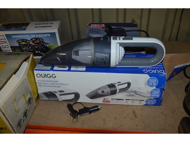 Vleesmolen moulinex, wafelijzer fritel, broodrooster best budget, kruimeldief quigg, gourmetset, 2 radio's, 2 rekenmachines - afbeelding 7 van  8