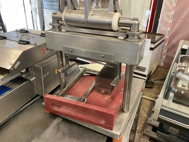 Vleesverwerking beenhouwerij - afbeelding 7 van  7