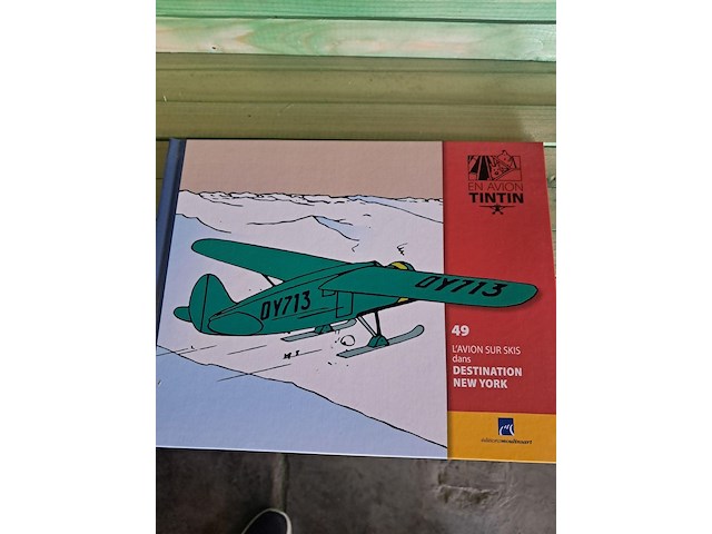 Vliegtuig kuifje met figuur+boek distination new york - afbeelding 4 van  5