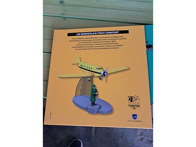 Vliegtuig kuifje met figuur+boek l'oreille cassée - afbeelding 6 van  6
