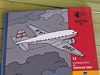 Vliegtuig kuifje met figuur+boek tintin au tibet - afbeelding 4 van  5