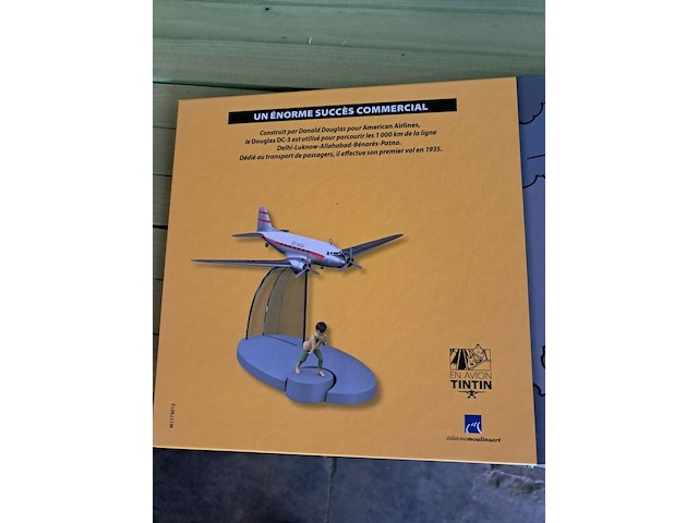 Vliegtuig kuifje met figuur+boek tintin au tibet - afbeelding 5 van  5
