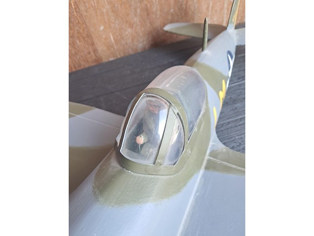 Vliegtuig republic p-47 thunderbolt wo2 us army air toegegeven aan de 56 ste jachtgroep l 750mm b 470mm h 160mm - afbeelding 3 van  8