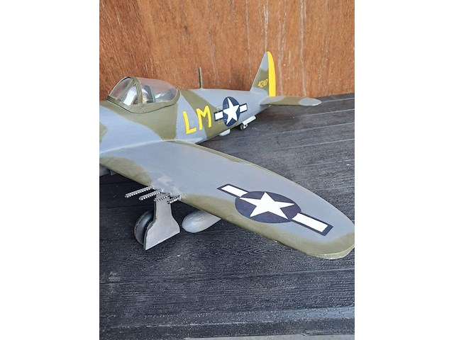 Vliegtuig republic p-47 thunderbolt wo2 us army air toegegeven aan de 56 ste jachtgroep l 750mm b 470mm h 160mm - afbeelding 4 van  8