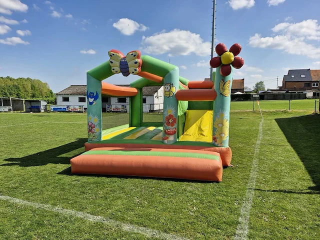 Vlinderkasteel 5m x 4m inclusief blower springkasteel - afbeelding 4 van  4
