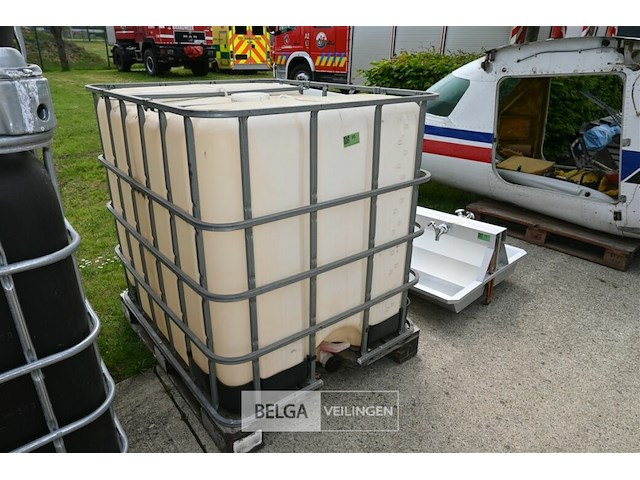 Vloeistaftank 1000 liter + kooi - afbeelding 1 van  3