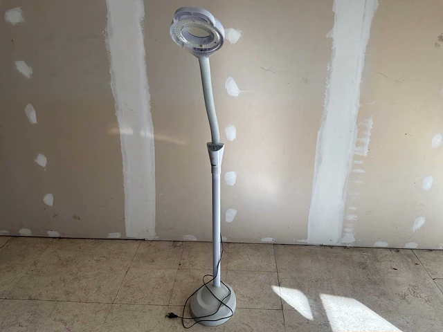 Vloer led lamp - afbeelding 1 van  6