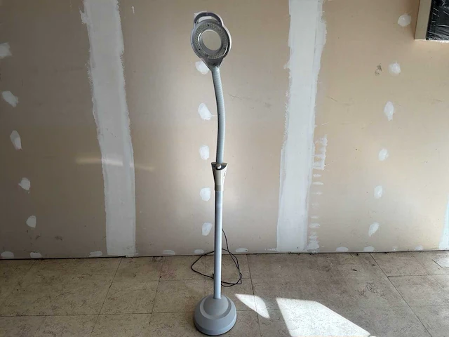 Vloer led lamp - afbeelding 1 van  5