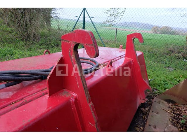 Vloerborstelmachine voor onleesbaar merk en model - afbeelding 5 van  8