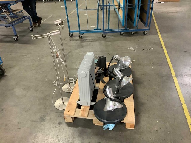 Vloerlamp - afbeelding 2 van  2