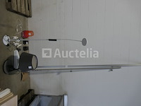 Vloerlampen, buitenverlichting, kasthaken, hangers, aluminium rails voor gordijnen,... - afbeelding 1 van  7