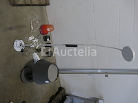 Vloerlampen, buitenverlichting, kasthaken, hangers, aluminium rails voor gordijnen,... - afbeelding 4 van  7