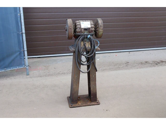 Vloerslijpmachine elektrisch - afbeelding 1 van  1
