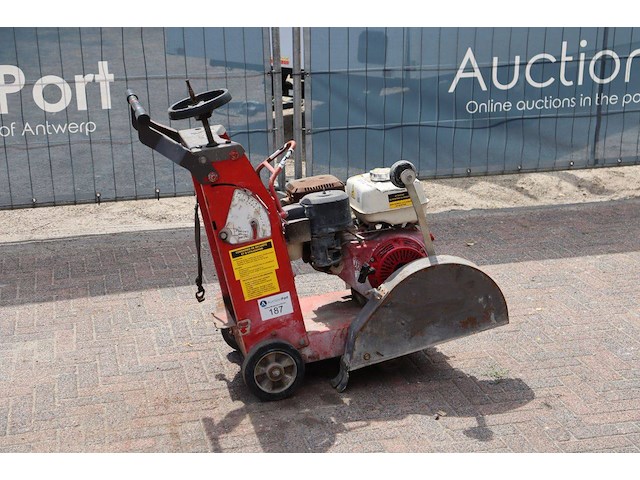 Vloerzaagmachine husqvarna fs400lv benzine 8.7kw 2013 - afbeelding 1 van  1