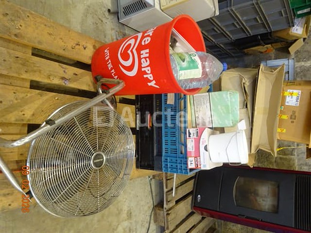 Vlooienmarktterrein - afbeelding 3 van  7