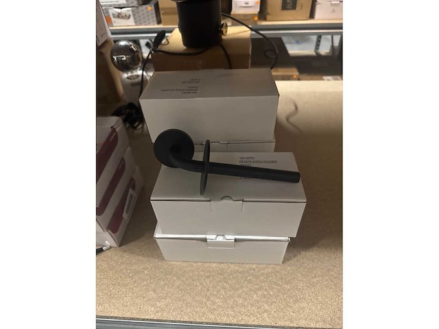 Vm nero toiletrolhouder 6 stuks - afbeelding 1 van  2