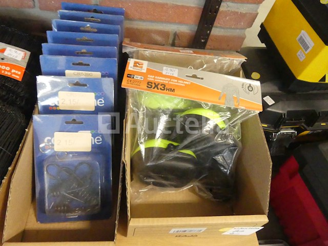 Vochtigheidssensor, hydro-alcoholische gel, noise-cancelling koptelefoons, kabelhaak, ... - afbeelding 9 van  9